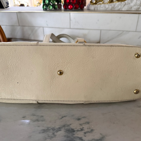 Authentic YSL Large Muse Patent Leather Bag & Padlock - Picture 3 of 4